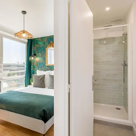 Merveil - Family - Tour Eiffel - Finlay *