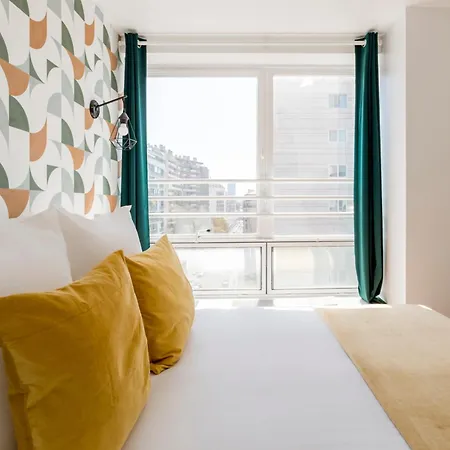 Merveil - Family - Tour Eiffel - Finlay باريس